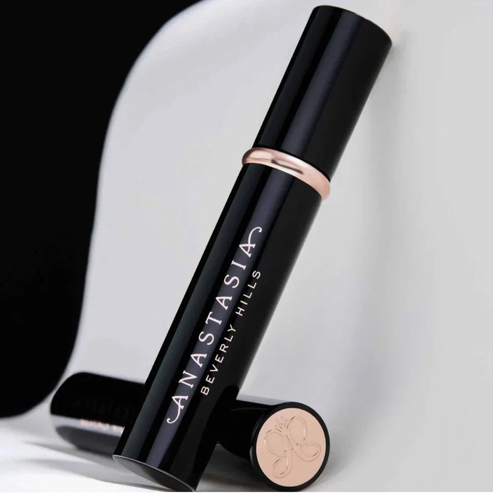 Anastasia Beverly Hills Volumizing and Lengthening Black Mascara